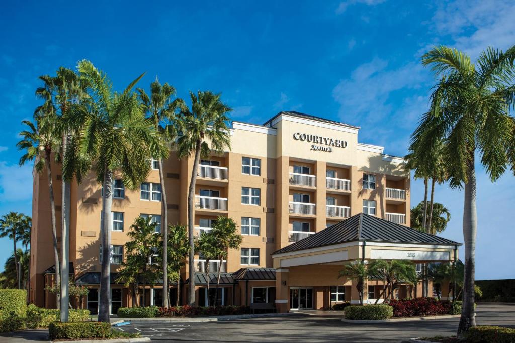 Courtyard by Marriott Miami Aventura Mall Main image 1